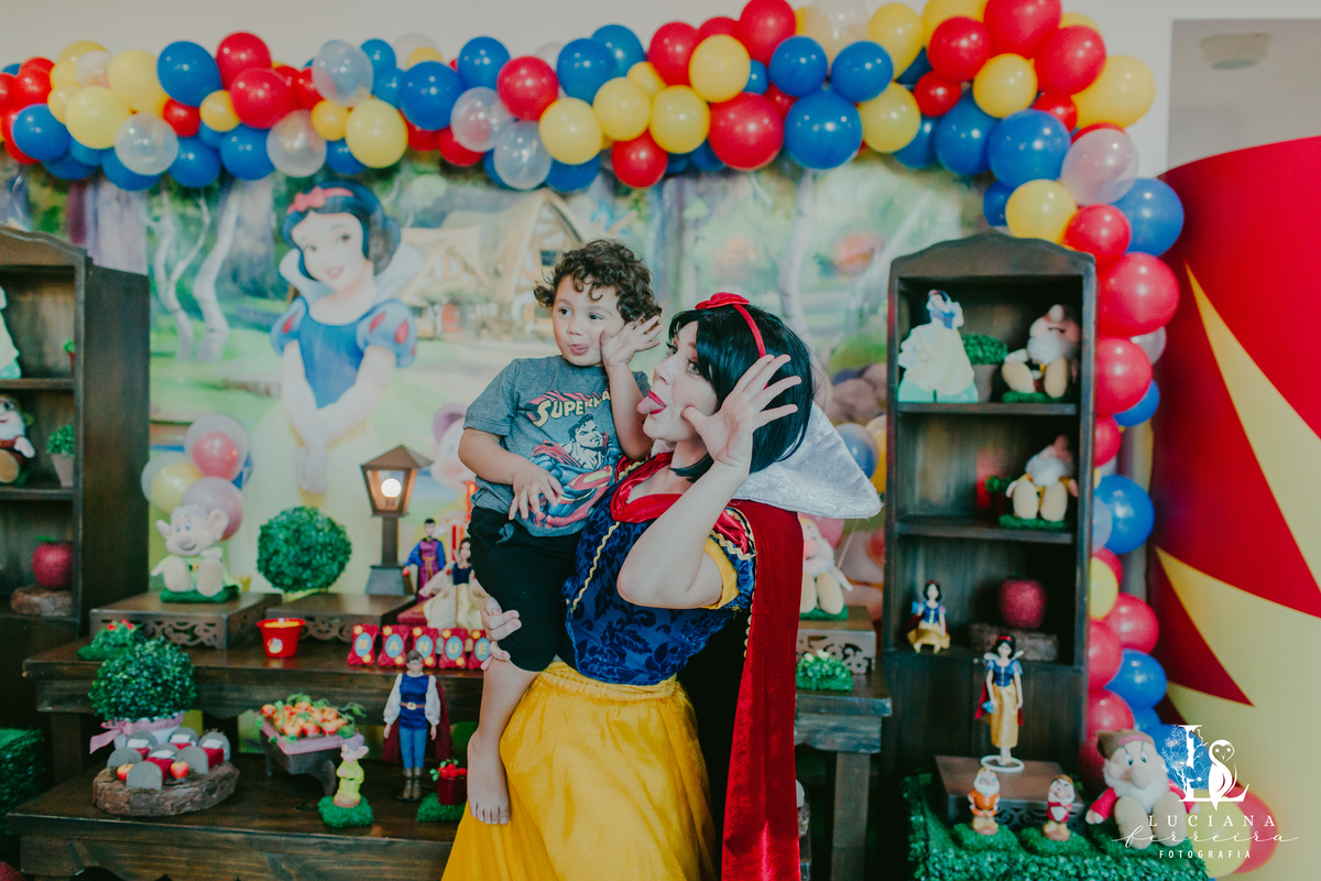 Aniversário Infantil com tema Branca de Neve no Buffet Bloop Zook, em Osasco