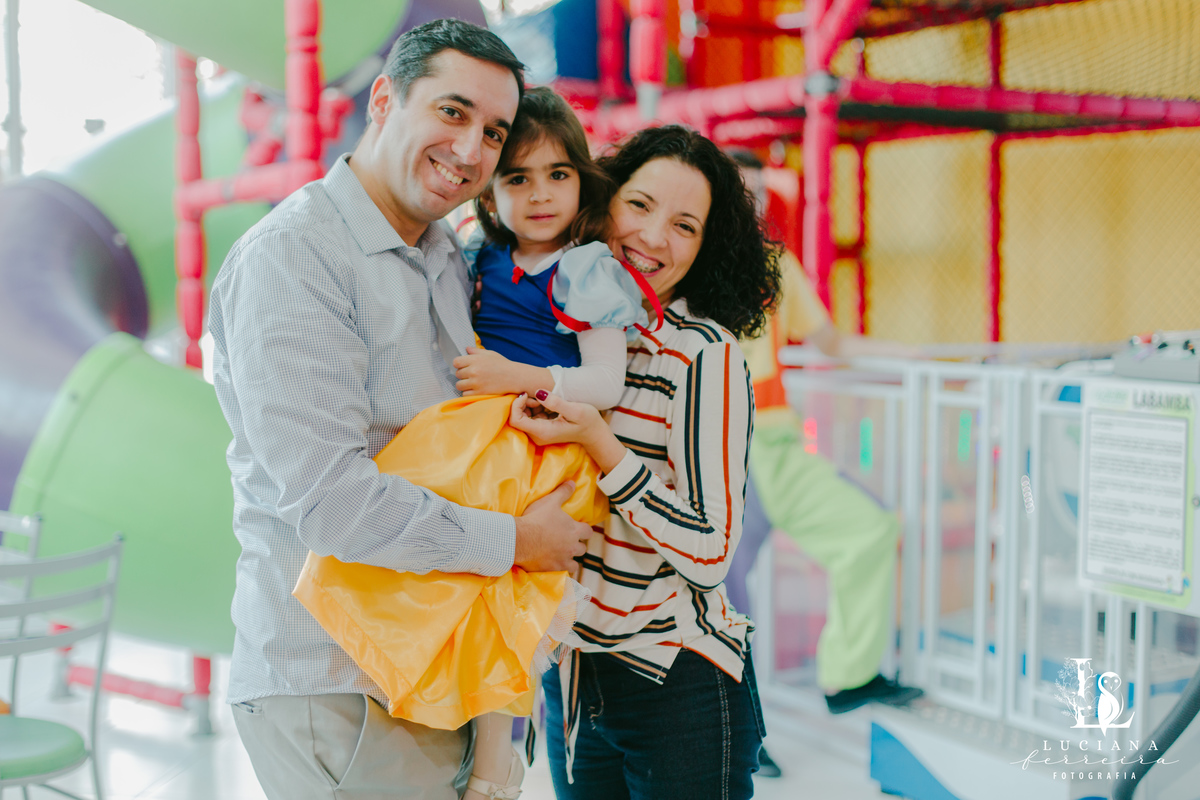 Aniversário Infantil com tema Branca de Neve no Buffet Bloop Zook, em Osasco