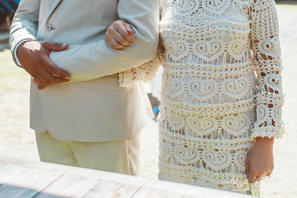 Casamento à luz do dia com decoração rústica realizado no espaço Brasil Poeira em São Roque