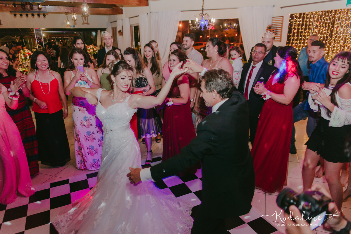 Casamento em São Roque com making-of na Claris e festa no Casa Blanca