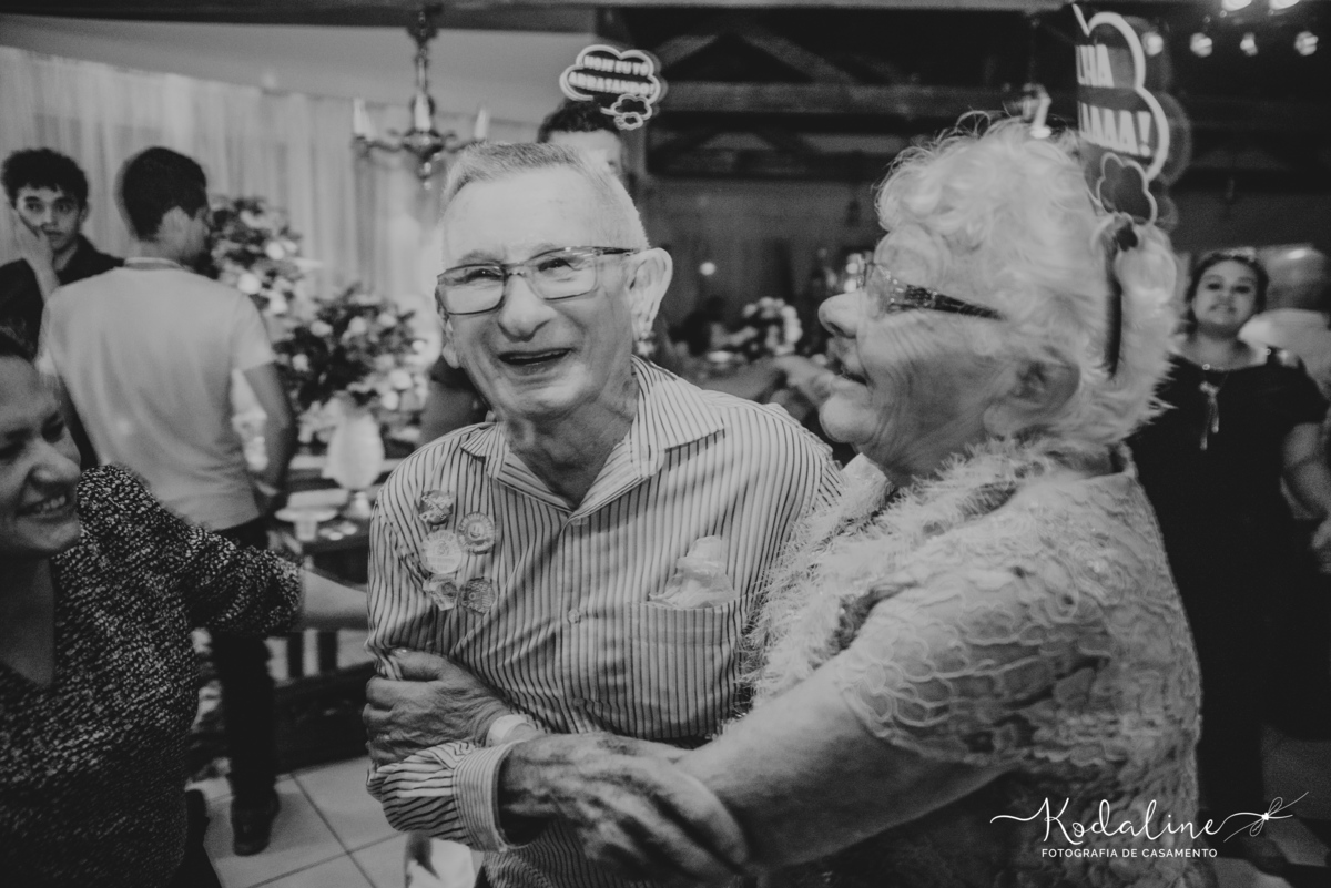 Casamento em São Roque com making-of na Claris e festa no Casa Blanca