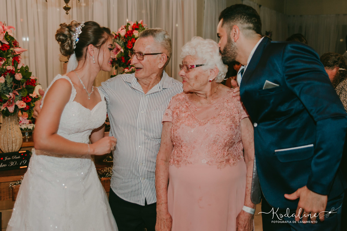 Casamento em São Roque com making-of na Claris e festa no Casa Blanca