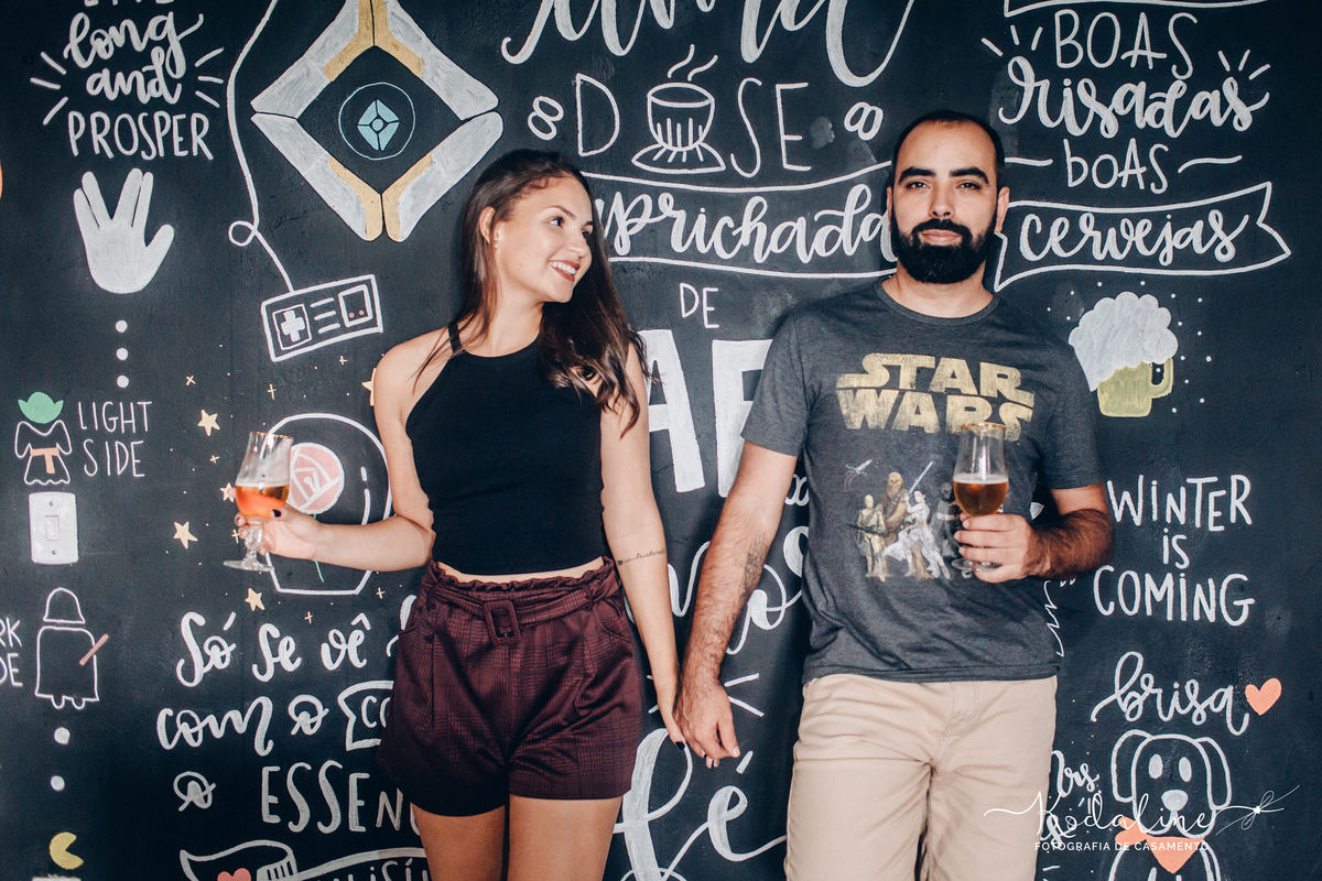 Ensaio pré-casamento realizado na cidade de São Roque com moto e cachorro