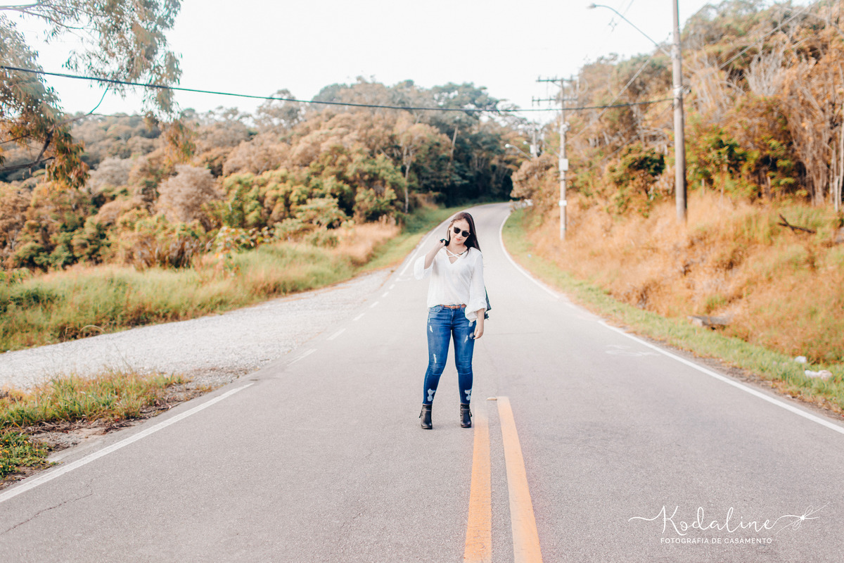 Ensaio pré-casamento realizado na cidade de São Roque com moto e cachorro