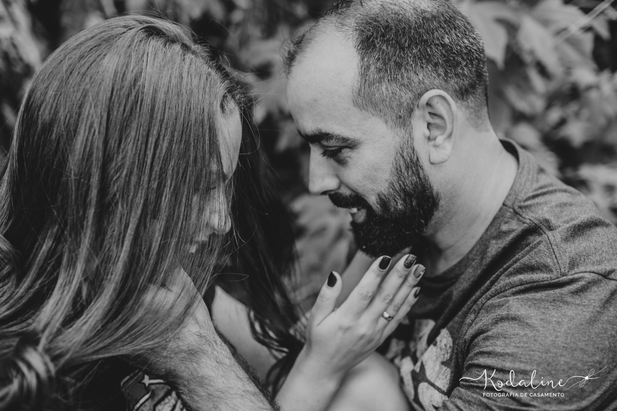 Ensaio pré-casamento realizado na cidade de São Roque com moto e cachorro