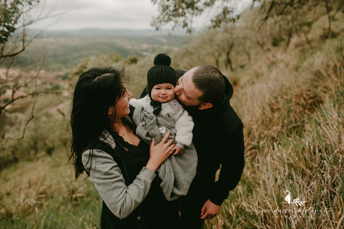 Ensaio família realizado no Morro do Saboó, em São Roque