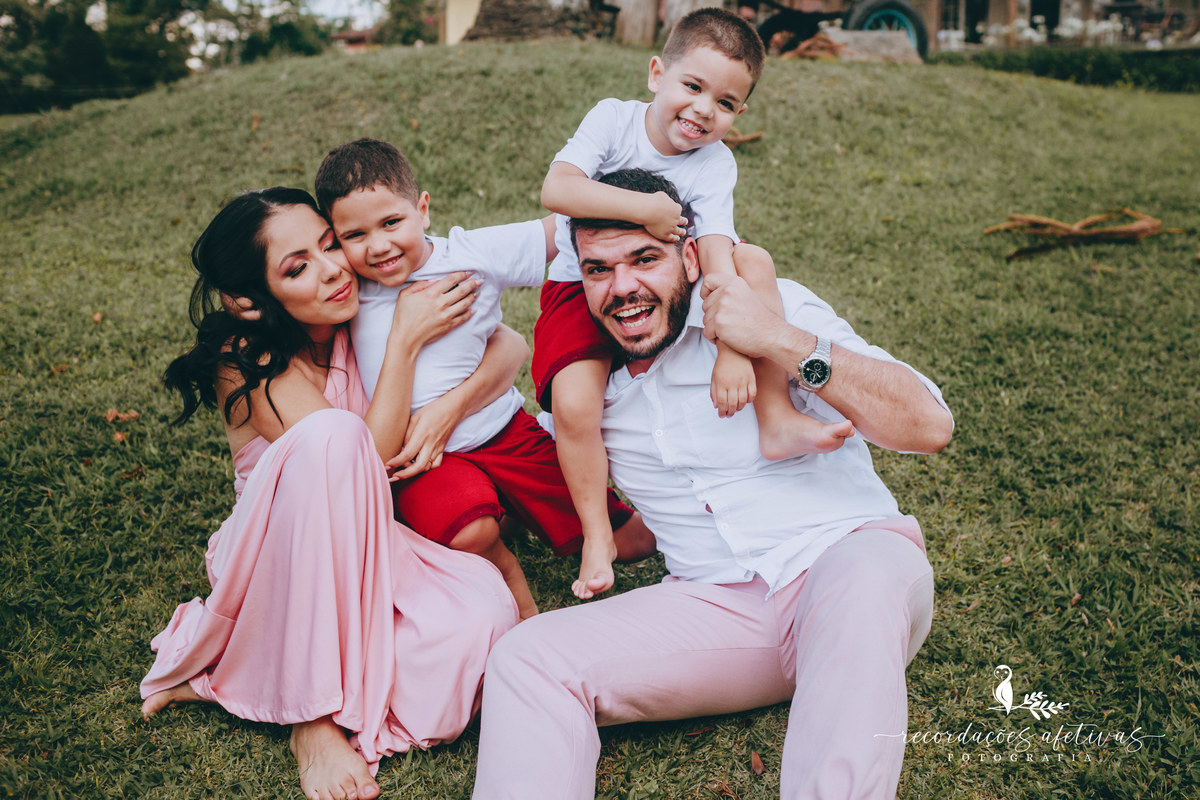 Ensaio família realizado na Pousada Aldeia em São Roque