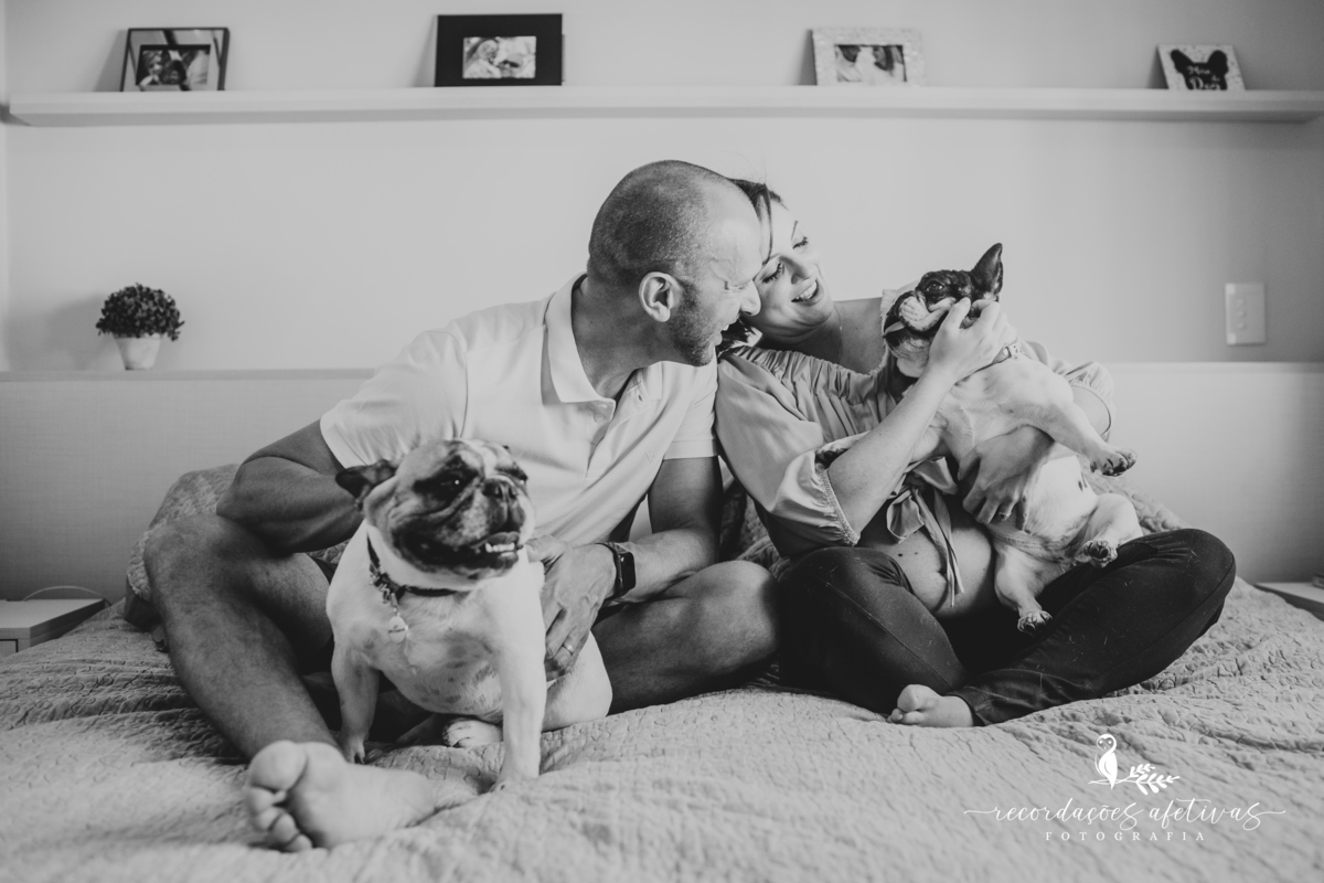 Ensaio gestante com pets, realizado em Sorocaba