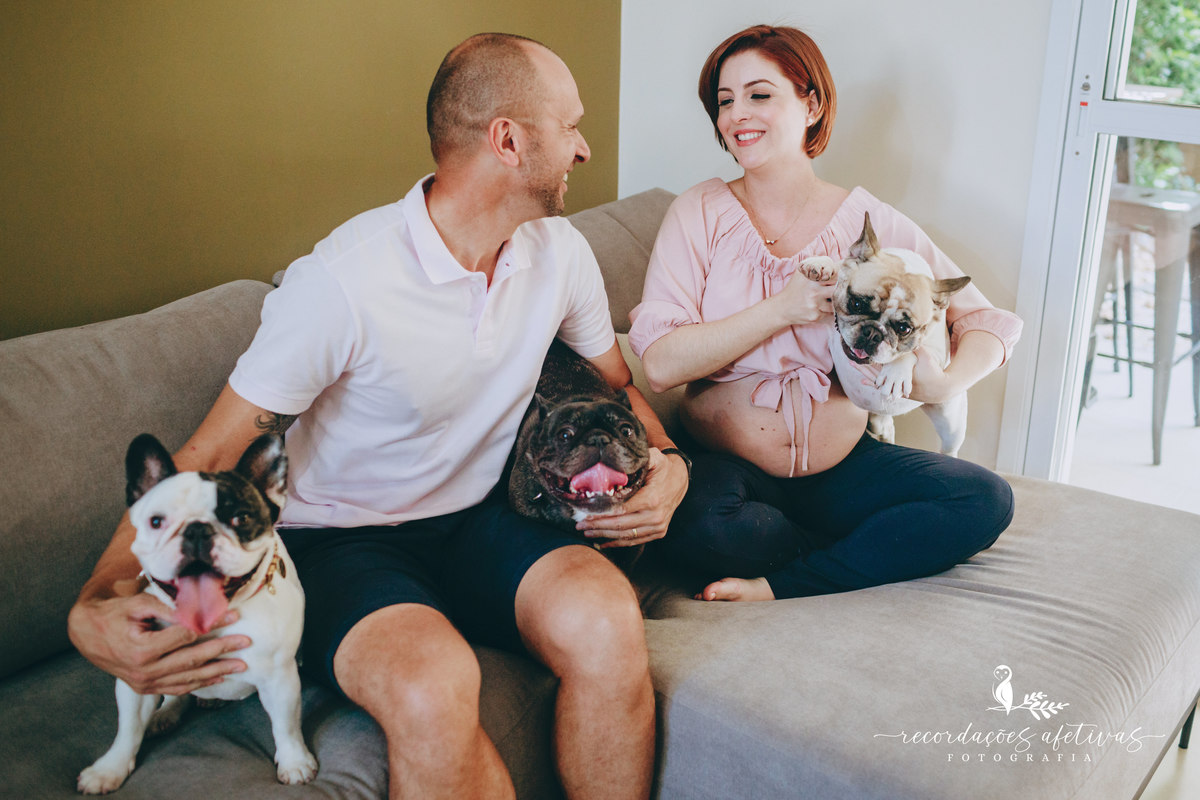 Ensaio gestante com pets, realizado em Sorocaba