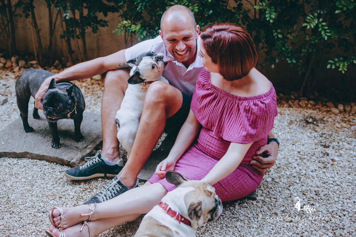 Ensaio gestante com pets, realizado em Sorocaba