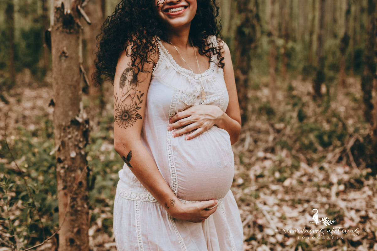 Ensaio Gestante em Plantação de Eucaliptos em Sorocaba