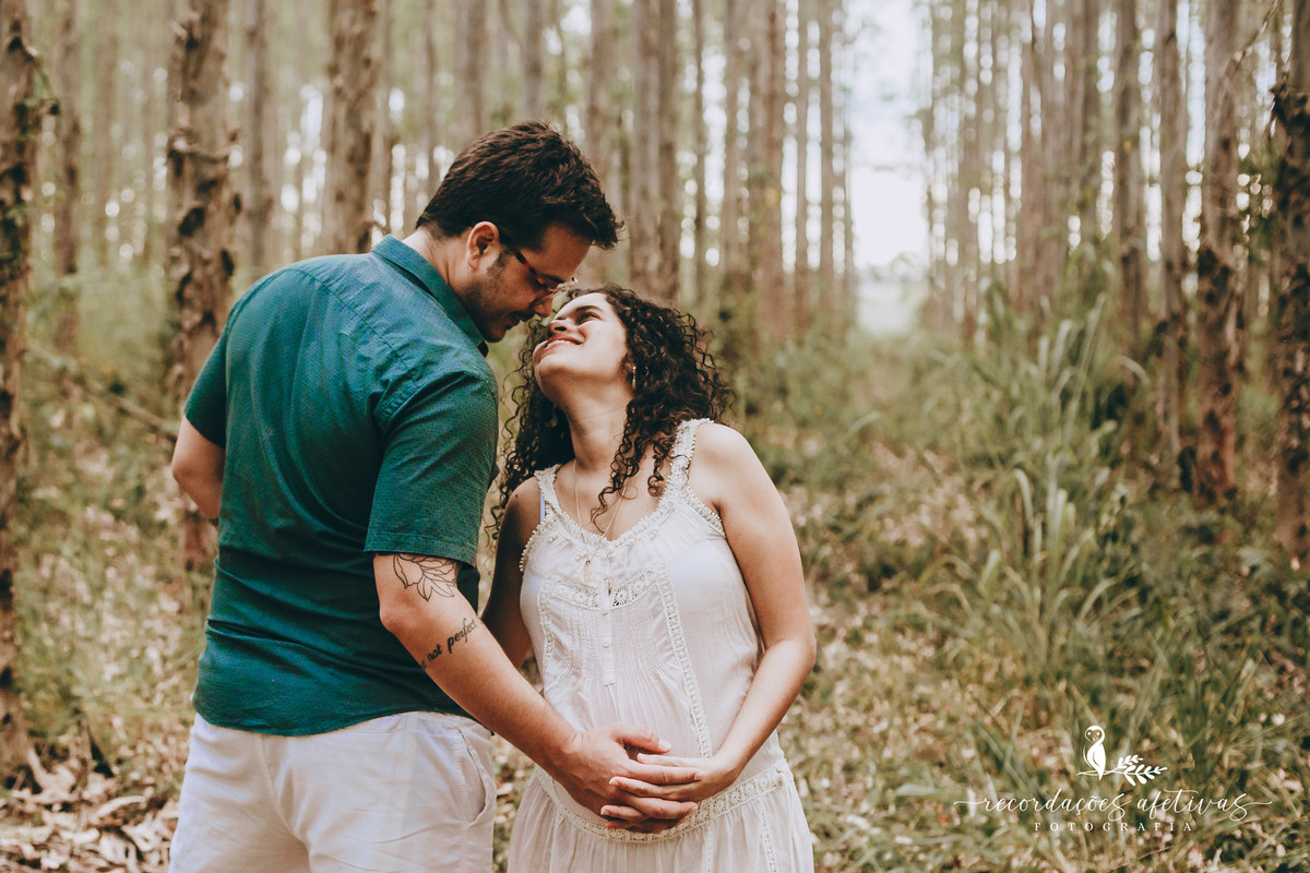 Ensaio Gestante em Plantação de Eucaliptos em Sorocaba