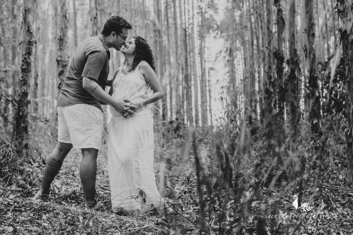 Ensaio Gestante em Plantação de Eucaliptos em Sorocaba