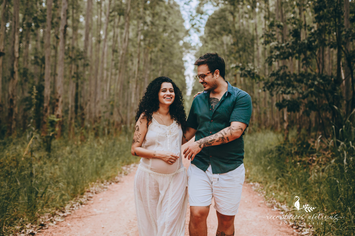 Ensaio Gestante em Plantação de Eucaliptos em Sorocaba