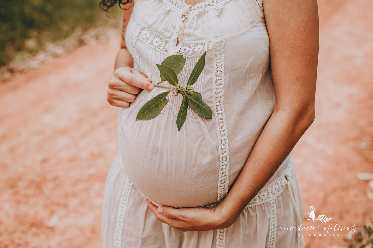 Ensaio Gestante em Plantação de Eucaliptos em Sorocaba