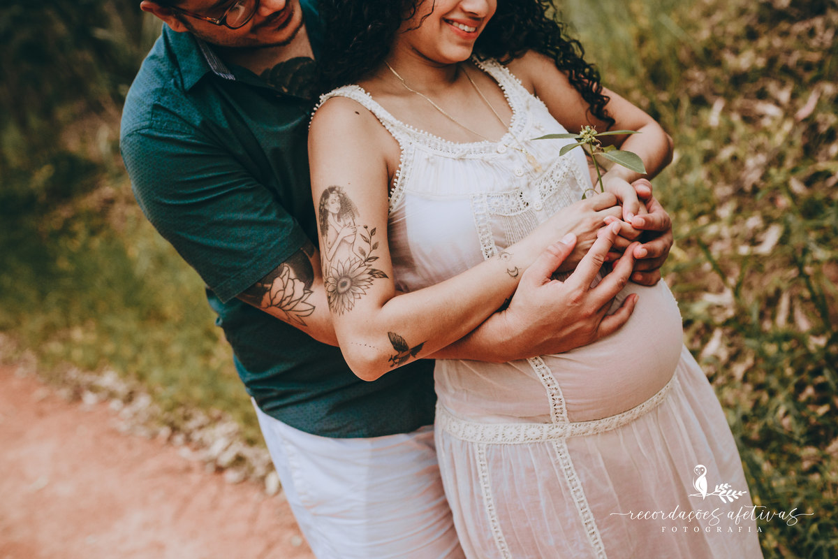 Ensaio Gestante em Plantação de Eucaliptos em Sorocaba