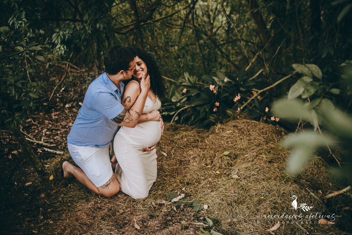 Ensaio Gestante em Plantação de Eucaliptos em Sorocaba