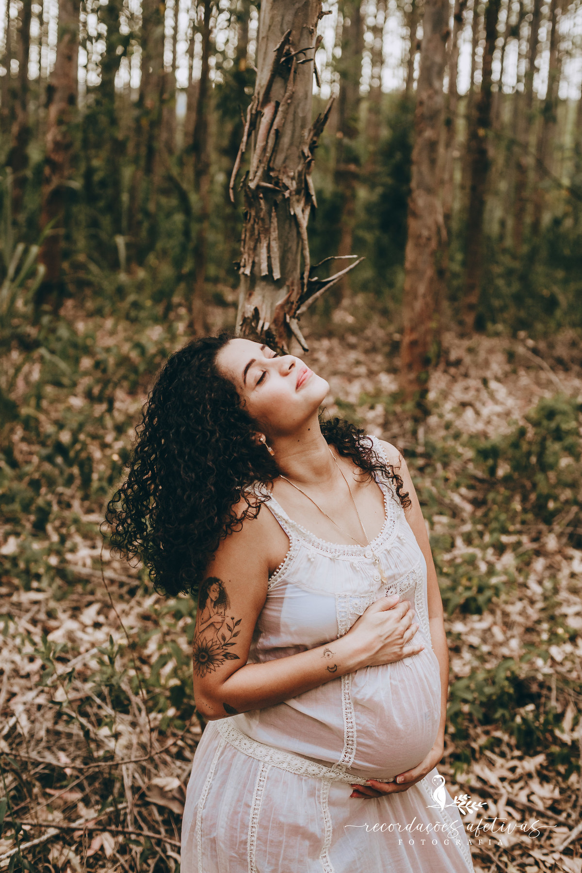 Ensaio Gestante em Plantação de Eucaliptos em Sorocaba