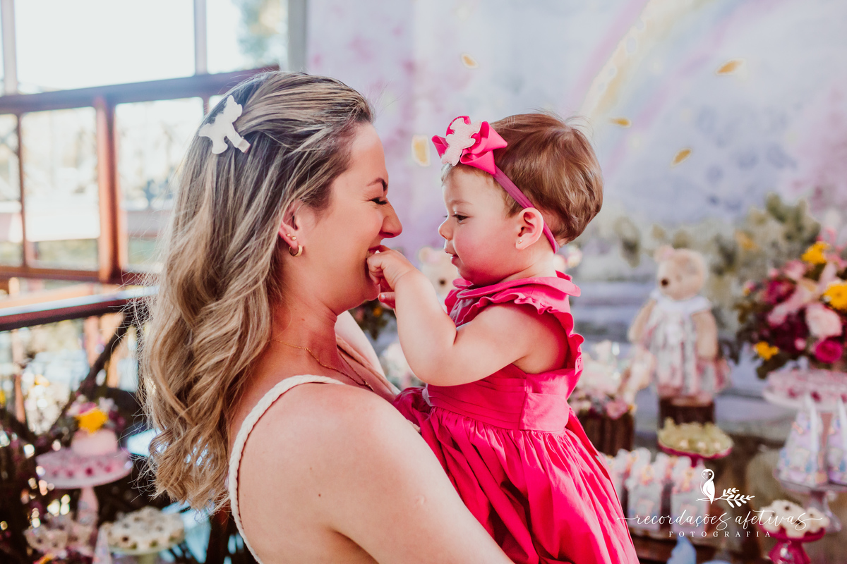 Festa de menina. Aniversário de 1 Aninho com tema Ursinho realizado em São Roque