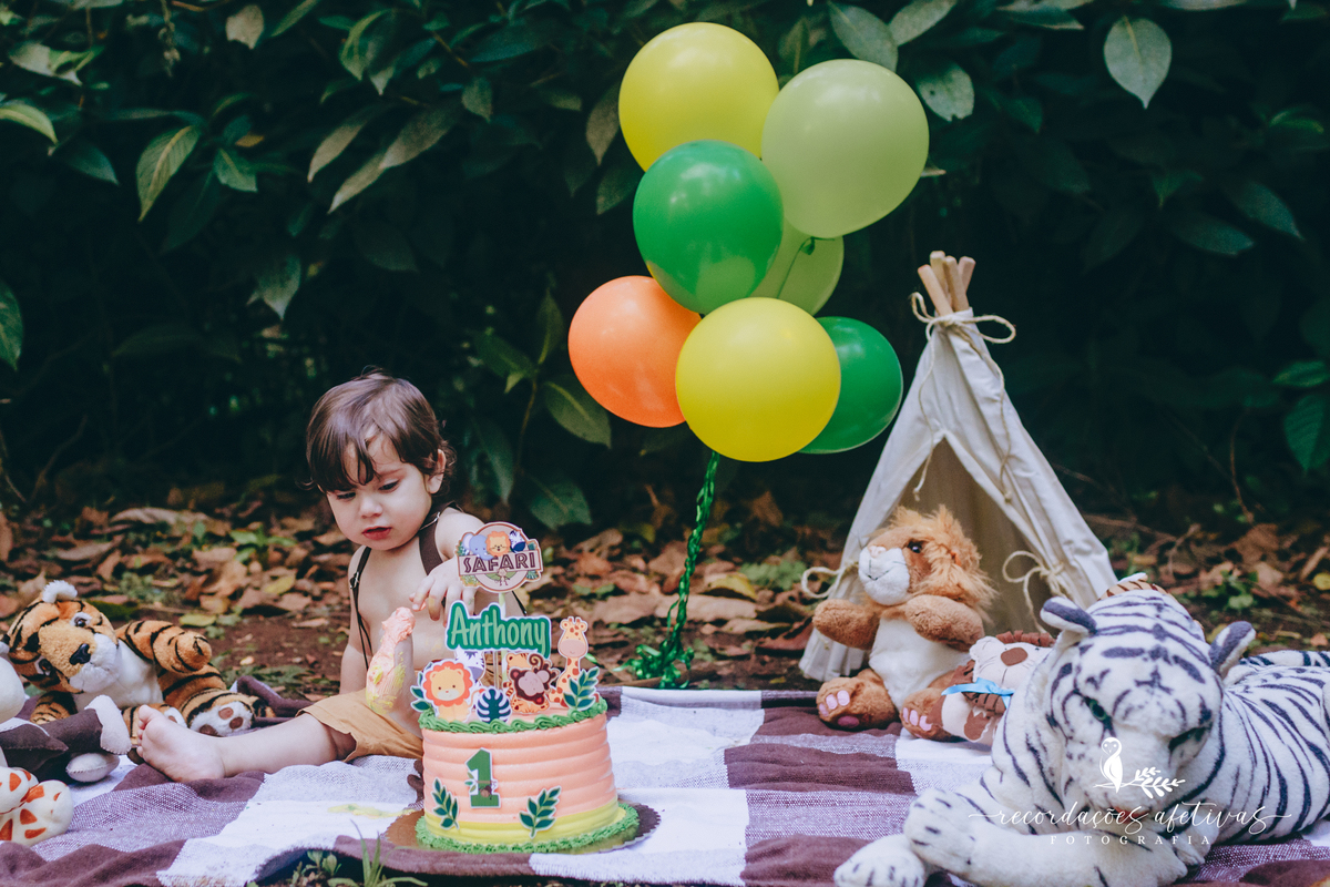 Smash the Cake com tema Safari realizado na Brasital em São Roque