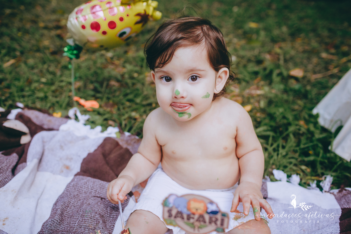 Smash the Cake com tema Safari realizado na Brasital em São Roque