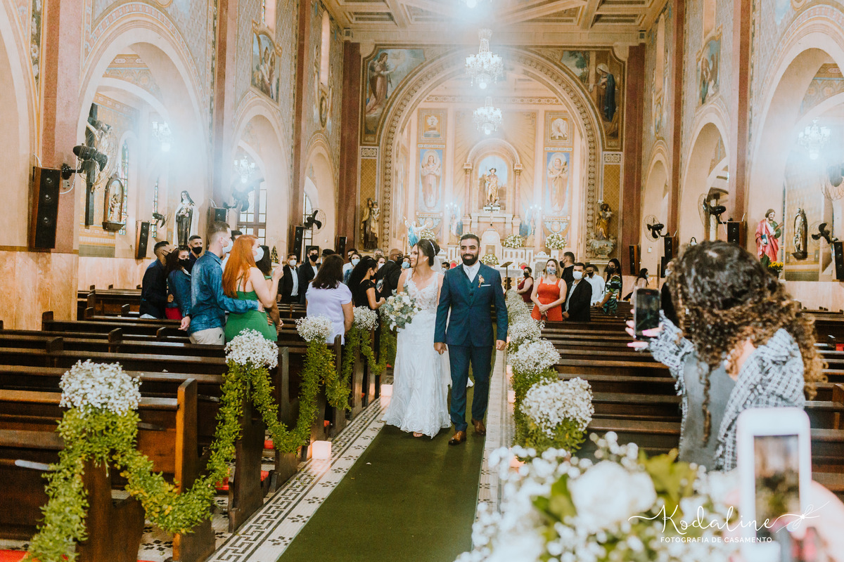 Casamento Realizado na Igreja Matriz em São Roque. Espaço Beauty Garden São Roque. Espaço Pico Vinho