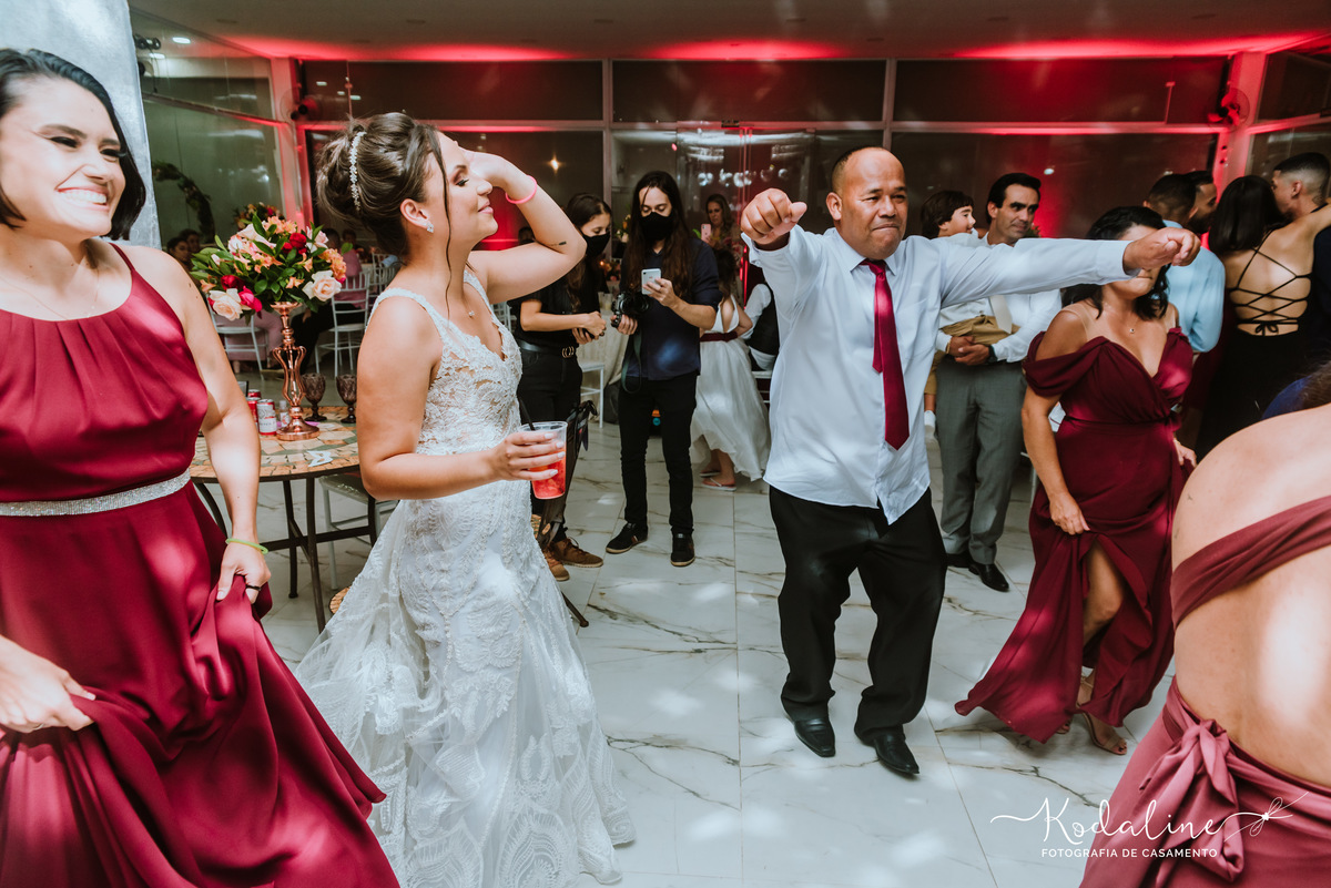 Casamento Realizado na Igreja Matriz em São Roque. Espaço Beauty Garden São Roque. Espaço Pico Vinho