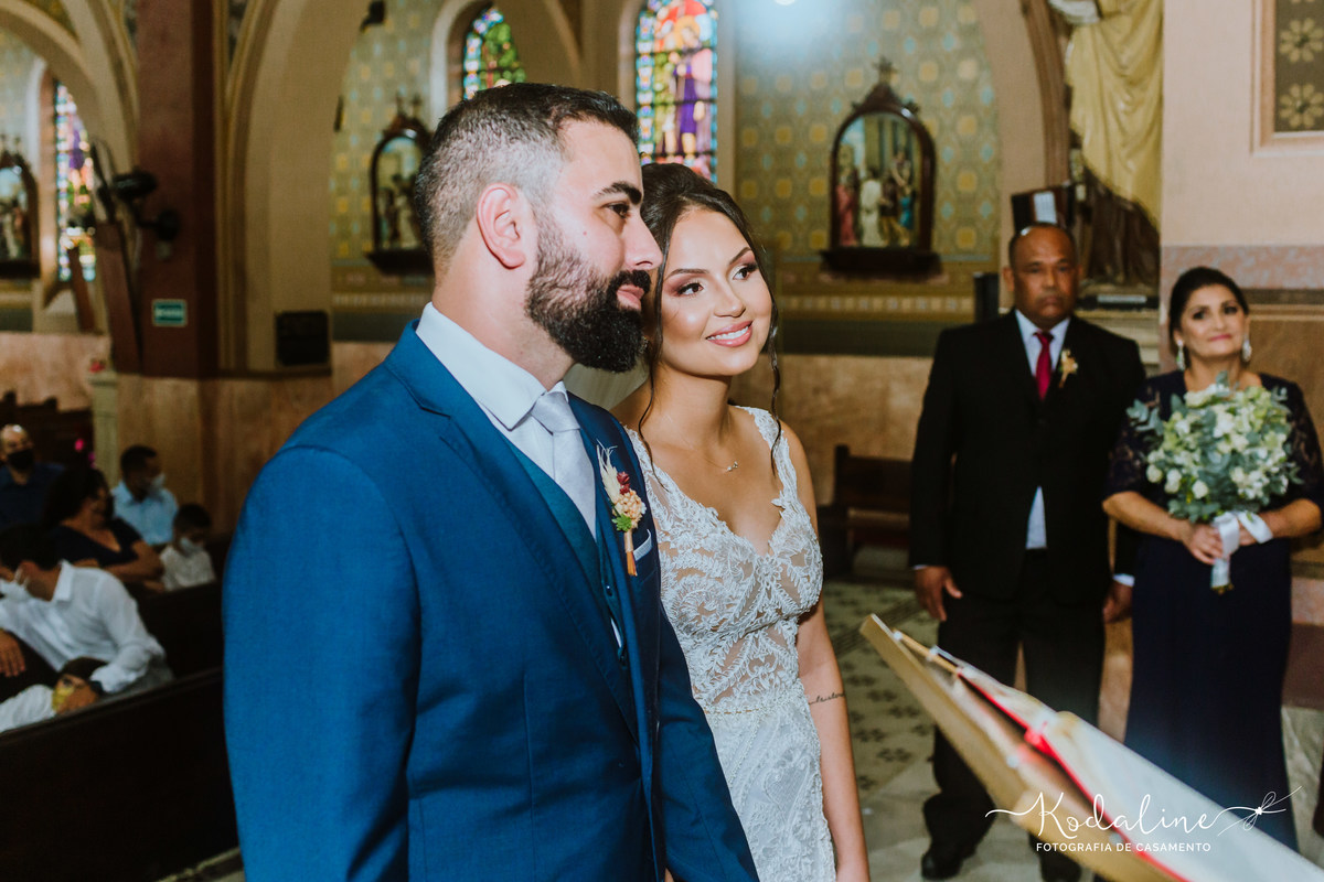 Casamento Realizado na Igreja Matriz em São Roque. Espaço Beauty Garden São Roque. Espaço Pico Vinho