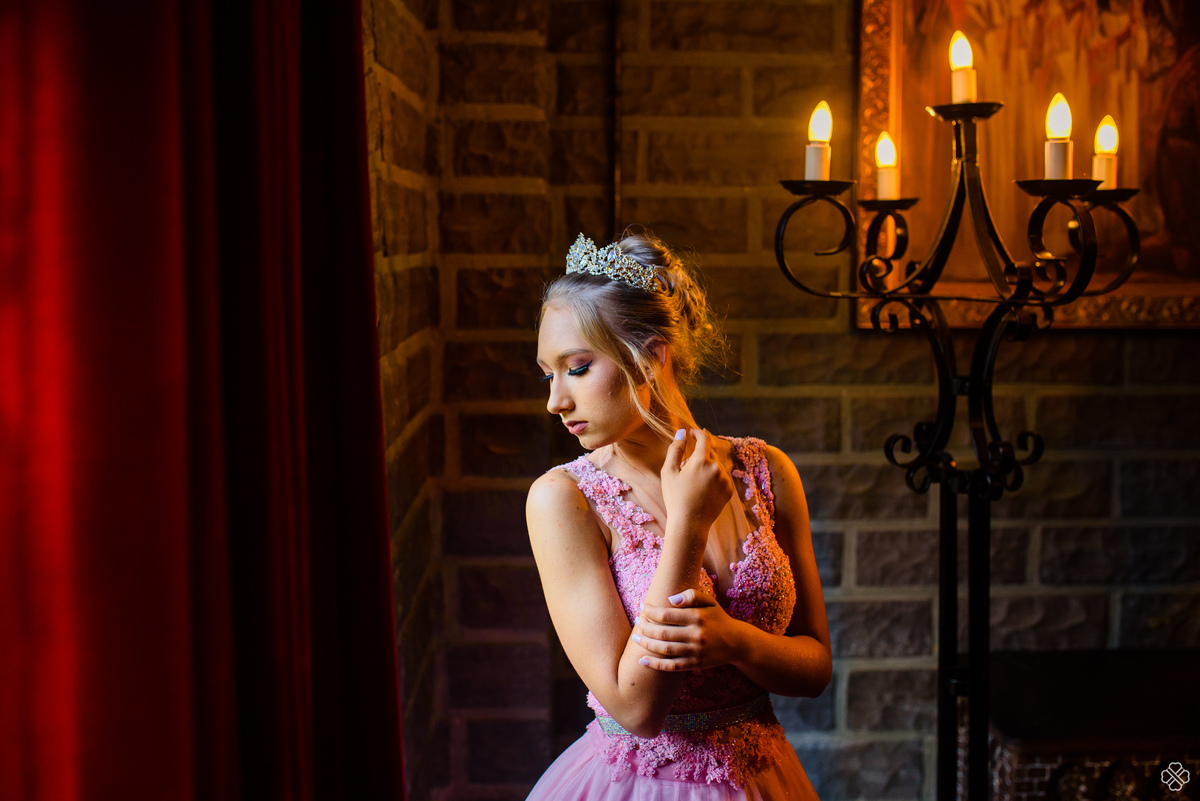 Ensaio de 15 anos no castelo Monstsalvat