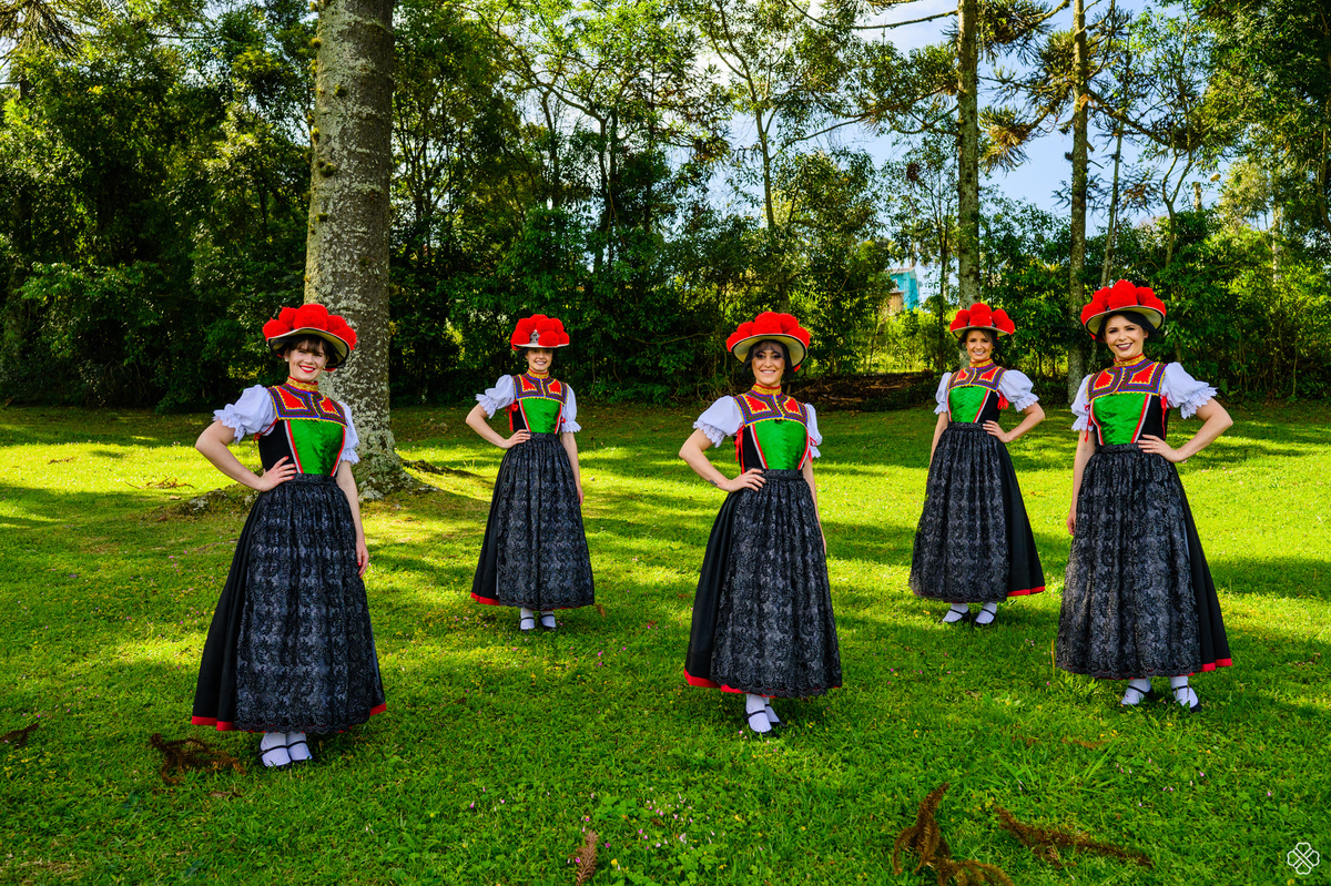 Ensaio fotográfico de grupo de danças