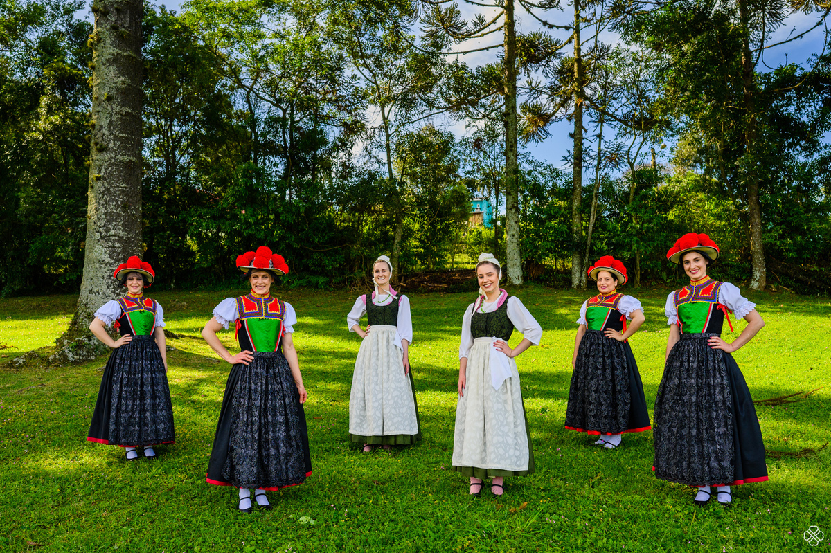Ensaio fotográfico de grupo de danças