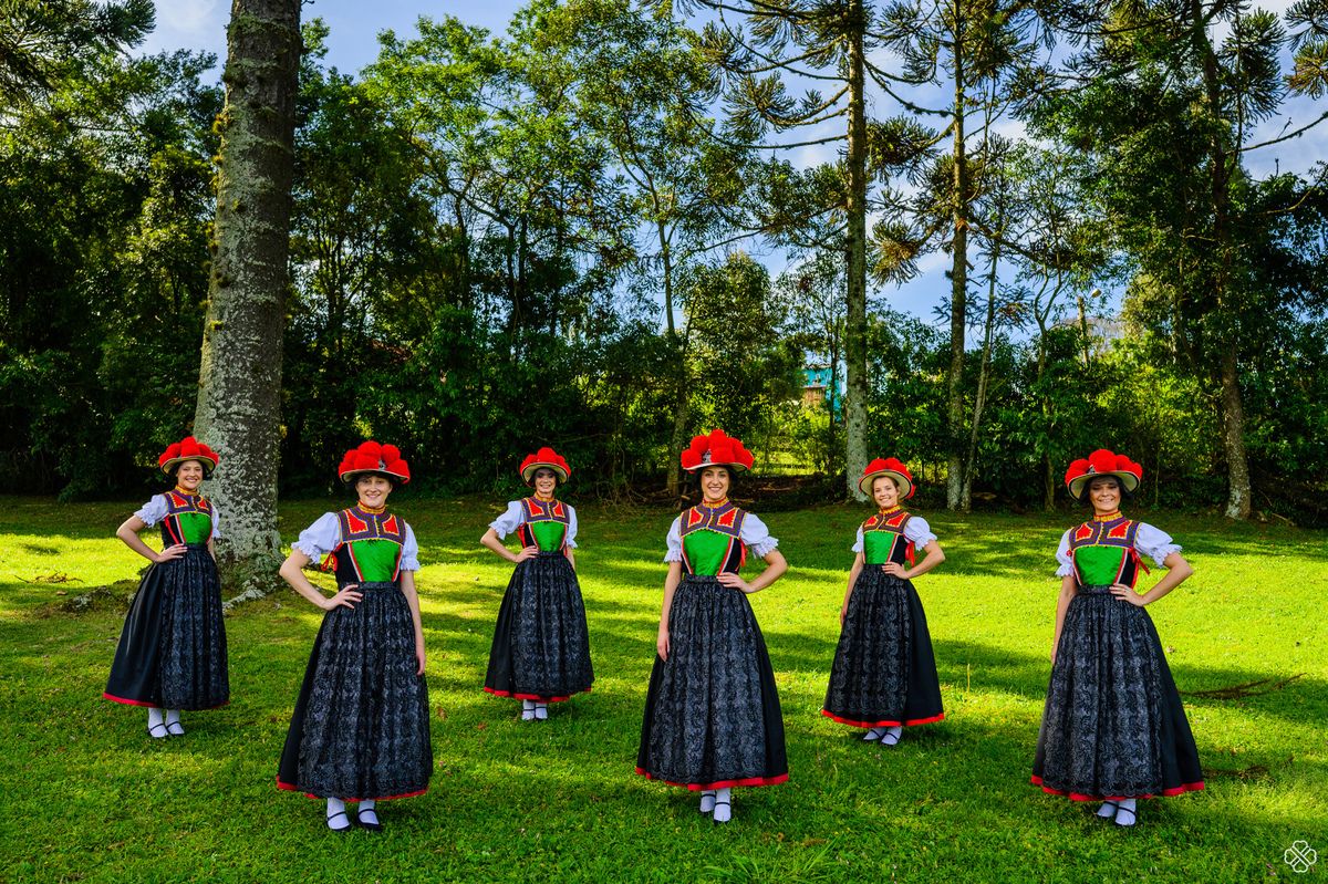 Ensaio fotográfico de grupo de danças
