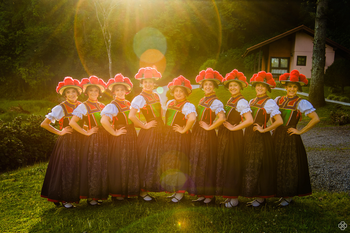 Ensaio fotográfico de grupo de danças