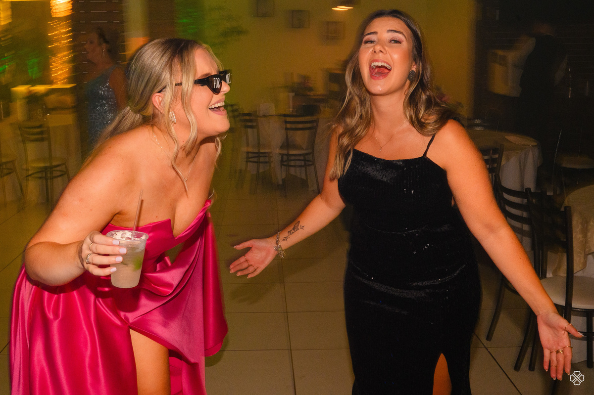 Formatura no teatro Feevale