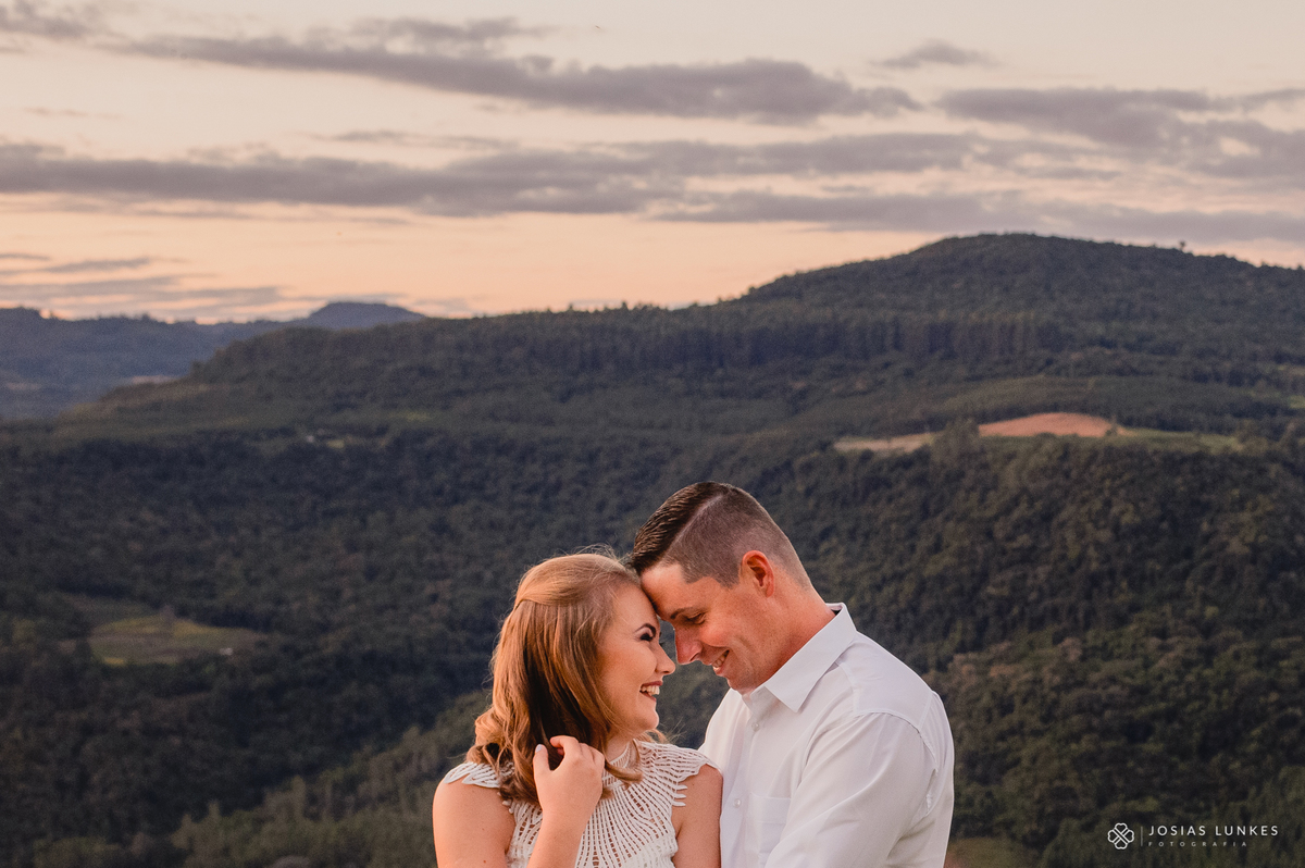 Pré casamento ao amanhecer em picada café