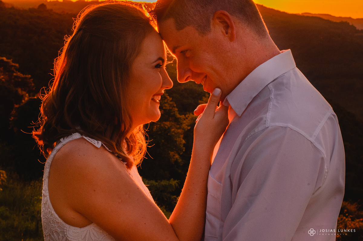 Pré casamento ao amanhecer em picada café