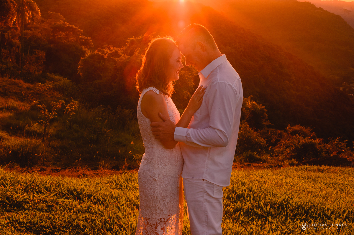 Pré casamento ao amanhecer em picada café
