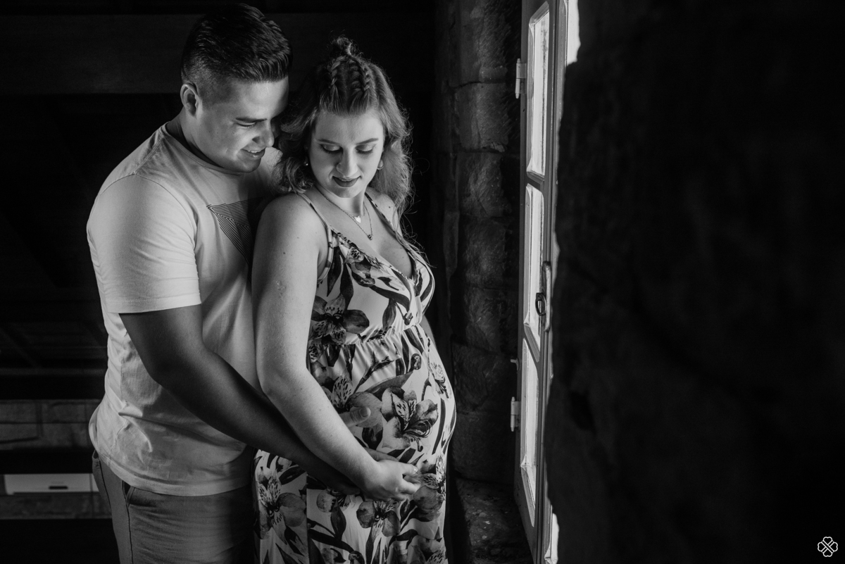 Ensaio de gestante nas casas de Enxaimel