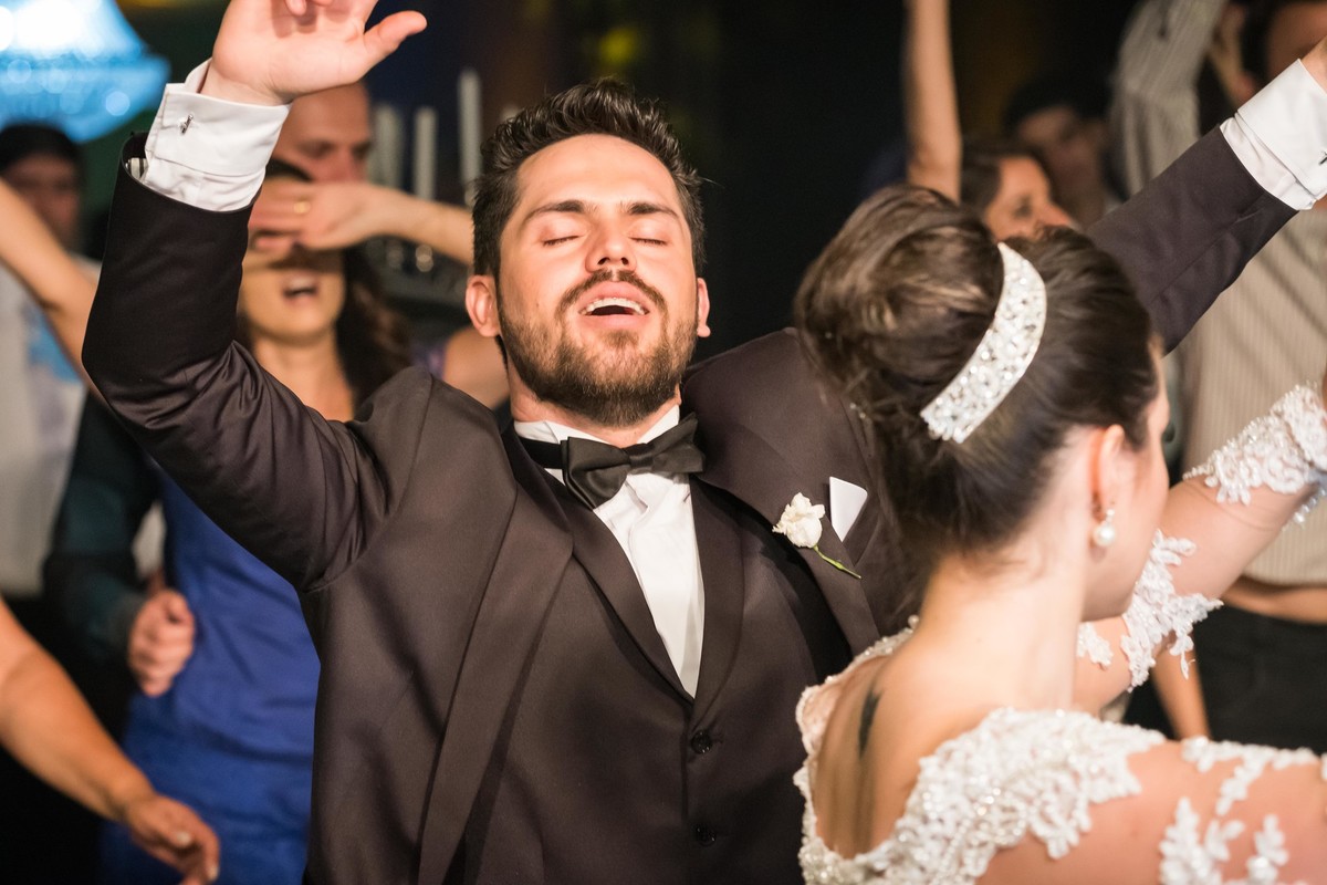 noivo muito louco na festa