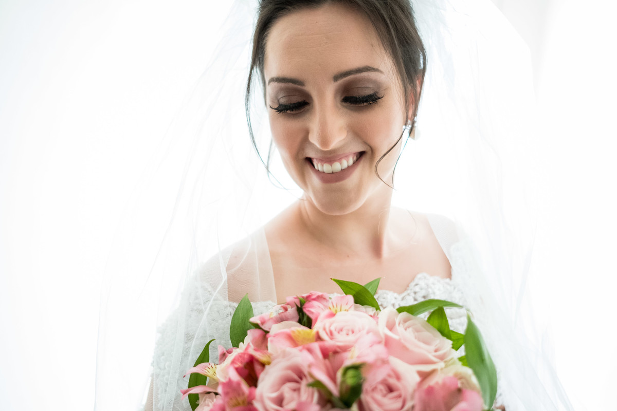 noiva Flavia pronto para seu dia