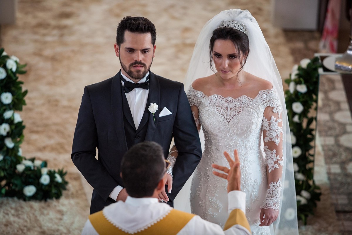 a concentração do casal ao padre