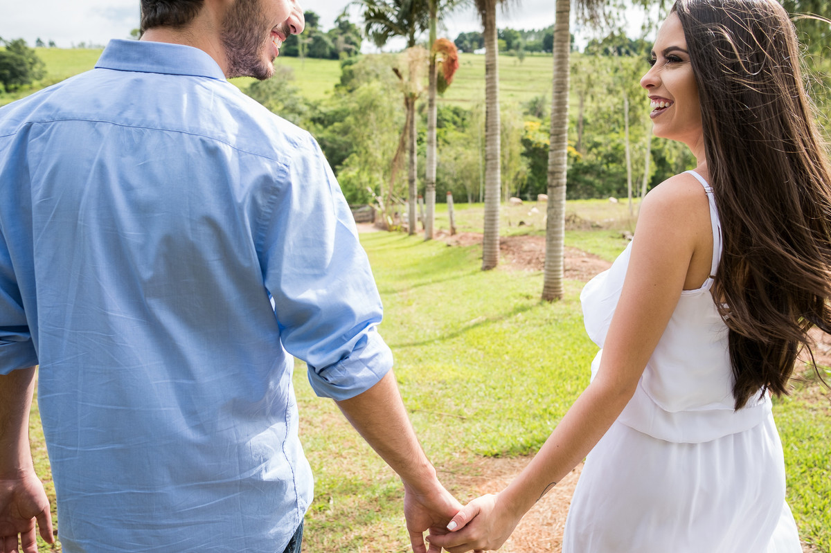 mão dadas nas fotos para ensaio fotográfico