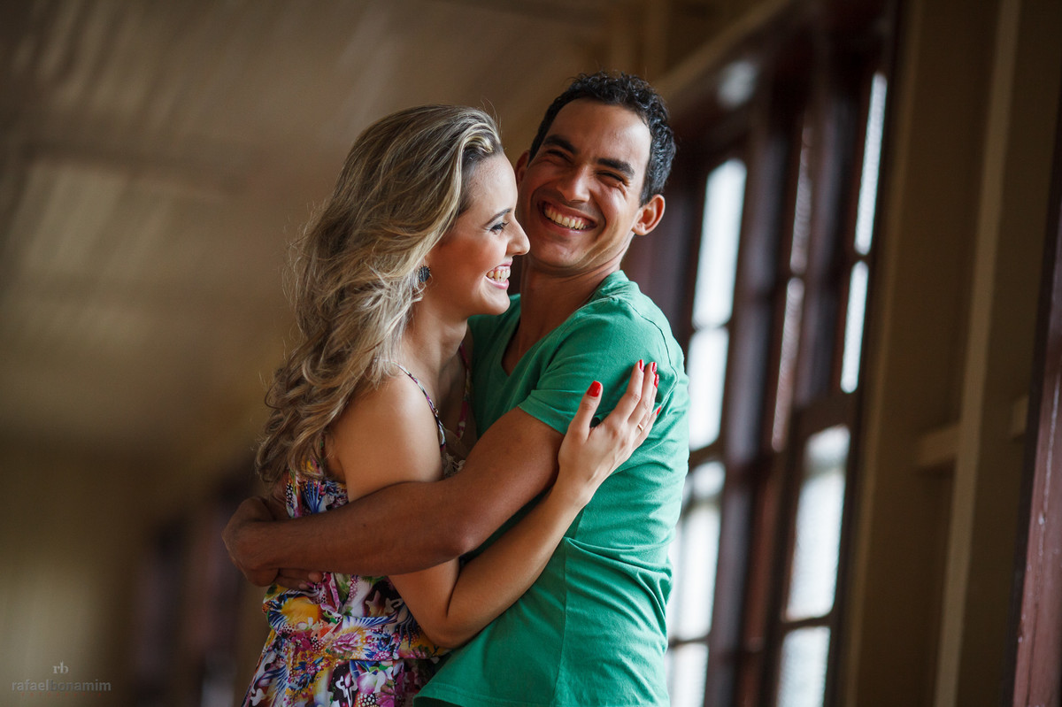 fotografia pré wedding realizada na escola das irmãs, na cidade de Iporã-Pr, que fica localizada no noroeste do Paraná.