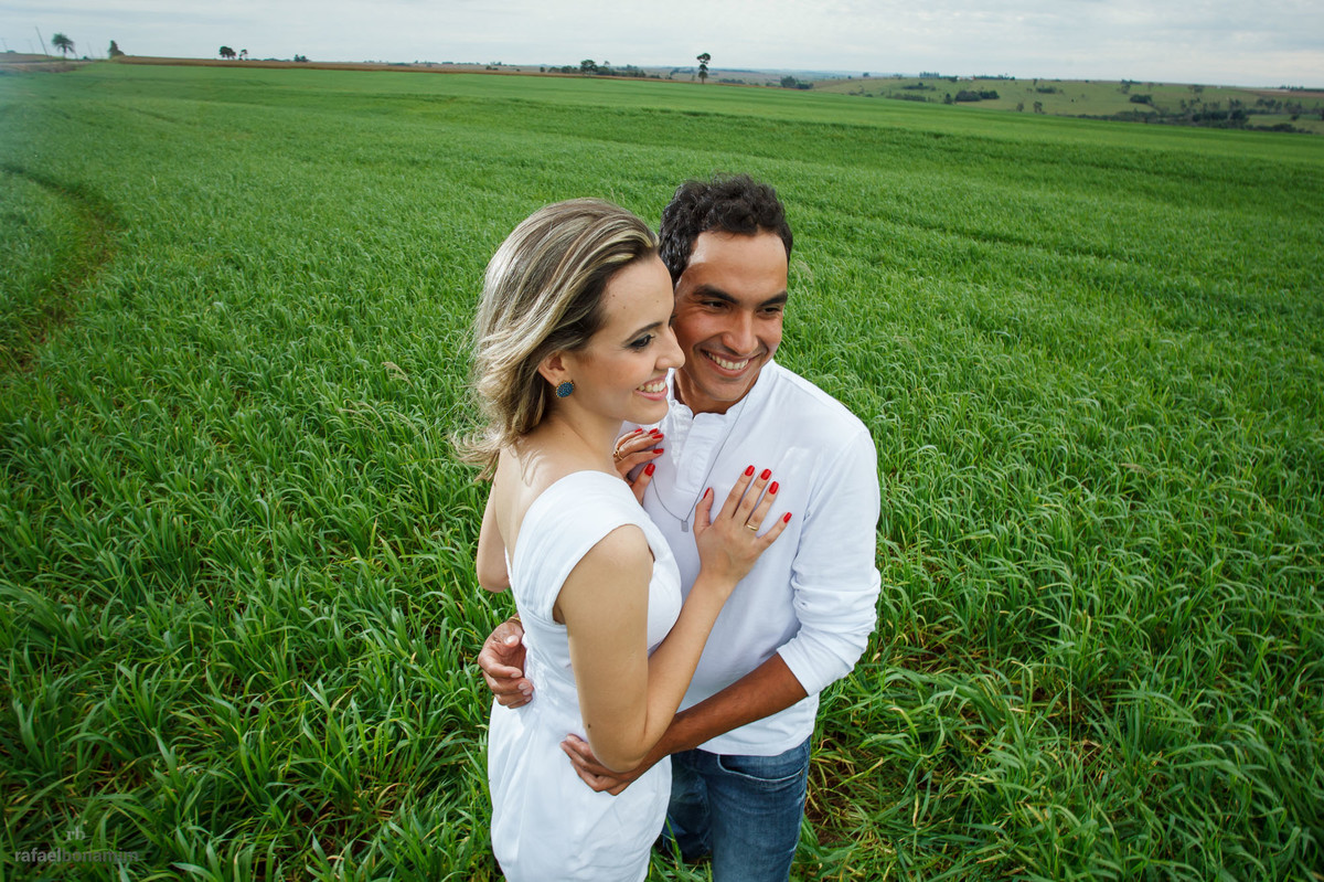 a cidade de Palotina localizada próxima de Toleto-Pr, foi a escolhida para fotos lindas de casamento, do casal Ernesto e Cássia.