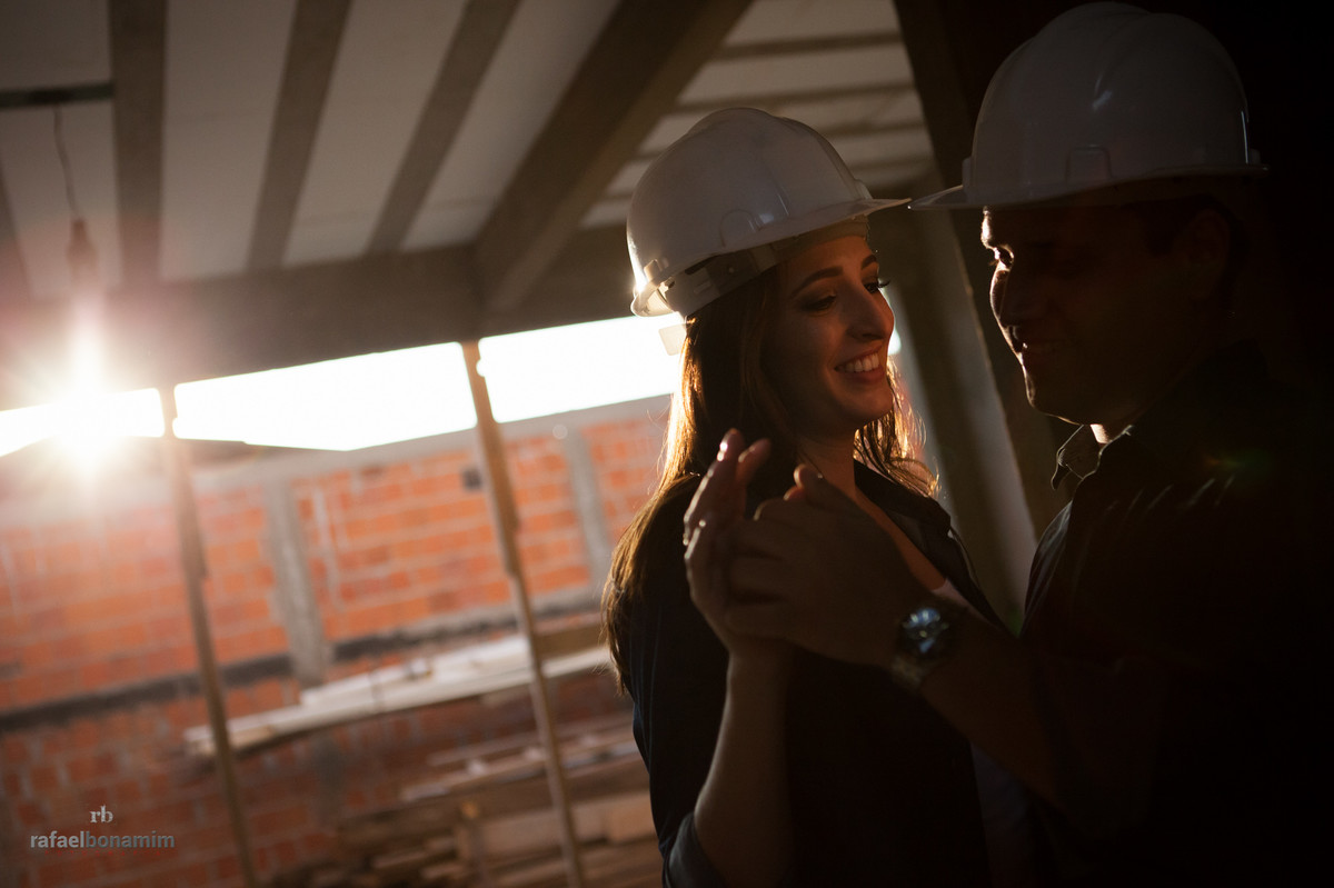 a intimidade do casal sendo captada pelo fotografo Rafael Bonamim.