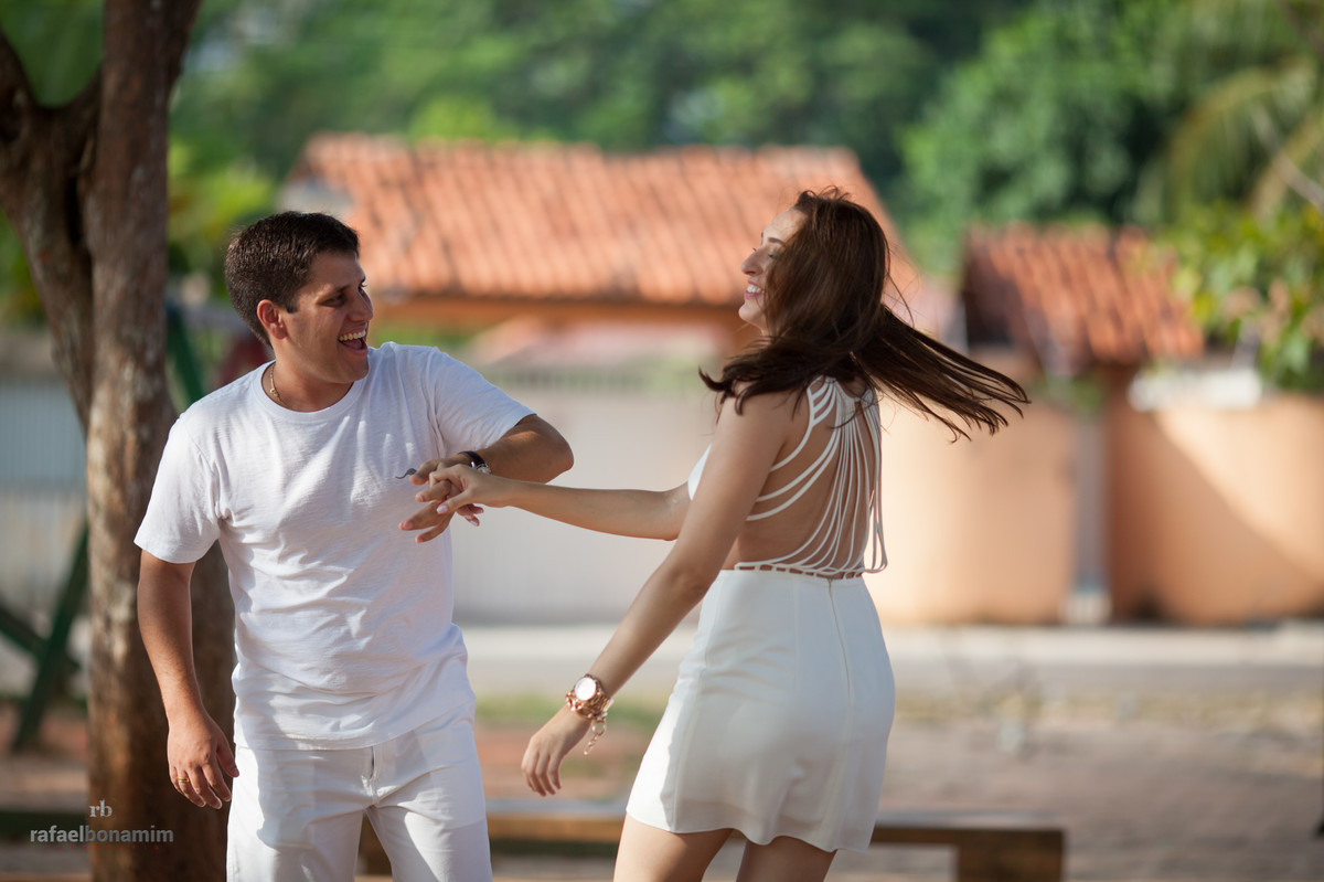 a alegria de casar é grande para o casal, noivado e pré wedding com lindas fotos.