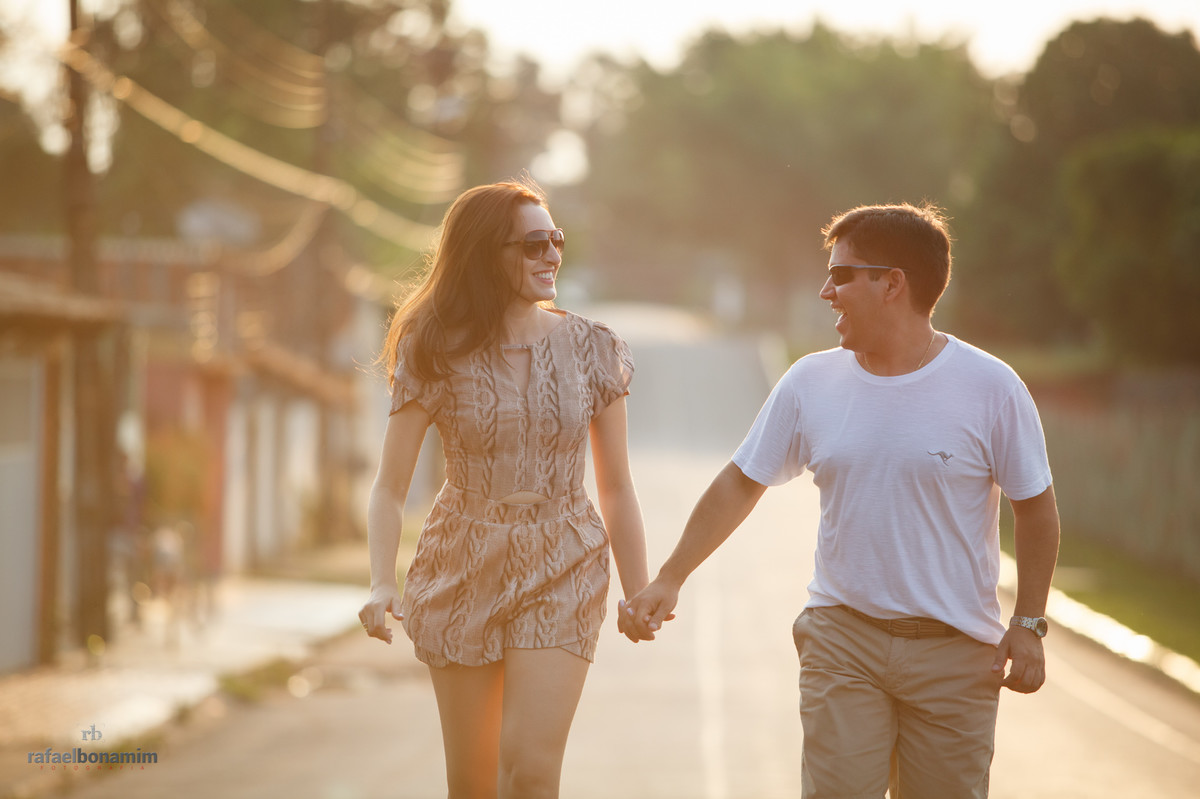 com lindos sorrisos foi a sessão do casal em um final de domingo