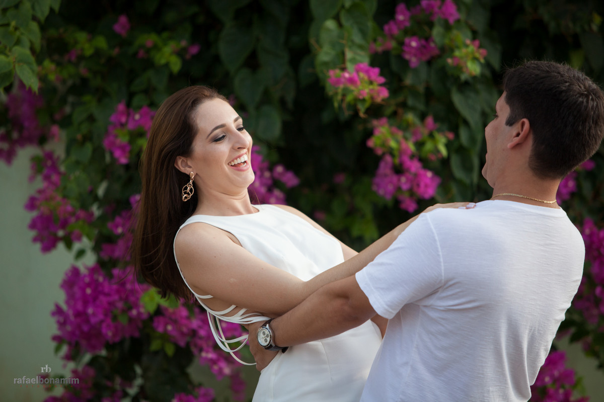 com sorrisos na Cidade de Rio Branco-Ac, o fotografo conclui as fotos de Pré Wedding do casal Beatriz e Christiano.