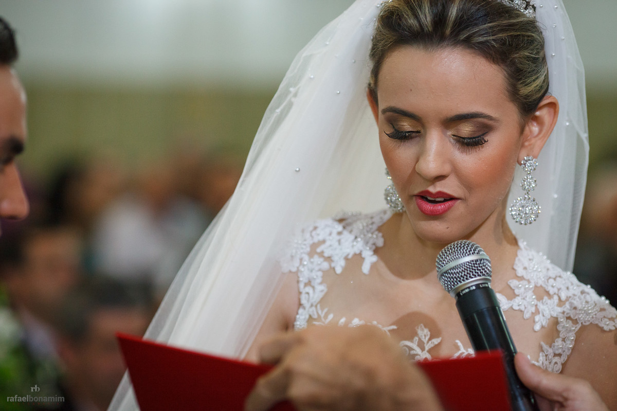 a noiva Cássia em seus votos na cidade de Umuarama no interior do Paraná.