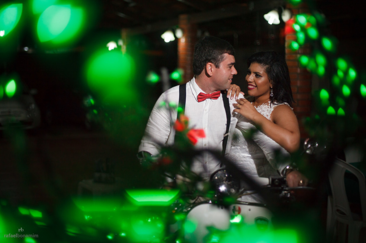 luzes iluminam a história deste casal fotografado em Umuarama-Pr